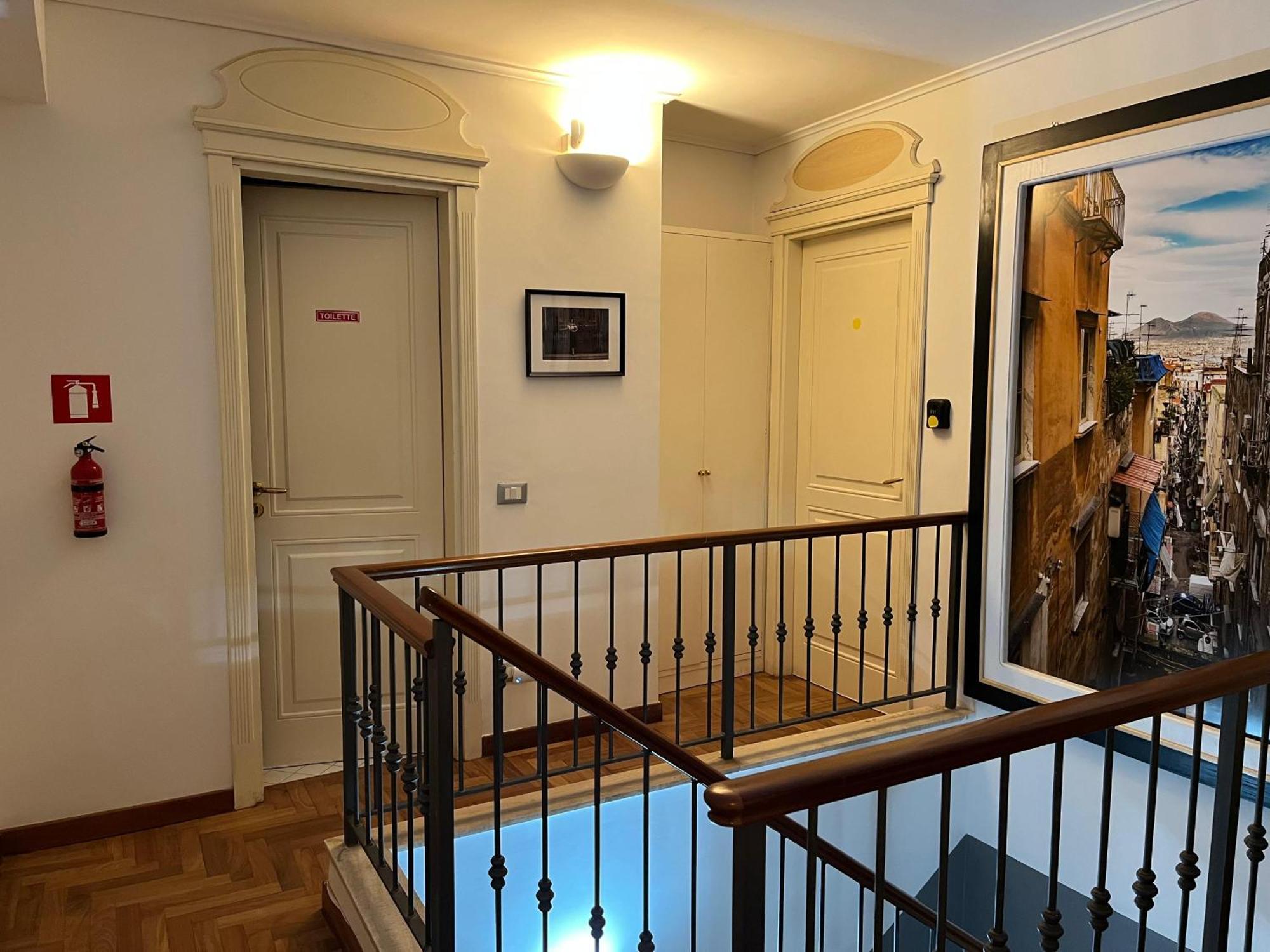 Palazzo Rota Guesthouse 那不勒斯 外观 照片